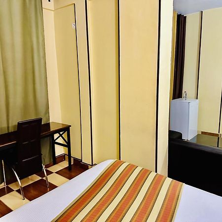 Yaahot Hotell Yaoundé Eksteriør bilde