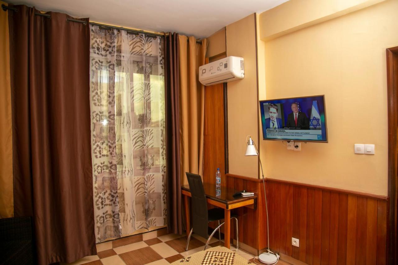 Yaahot Hotell Yaoundé Eksteriør bilde