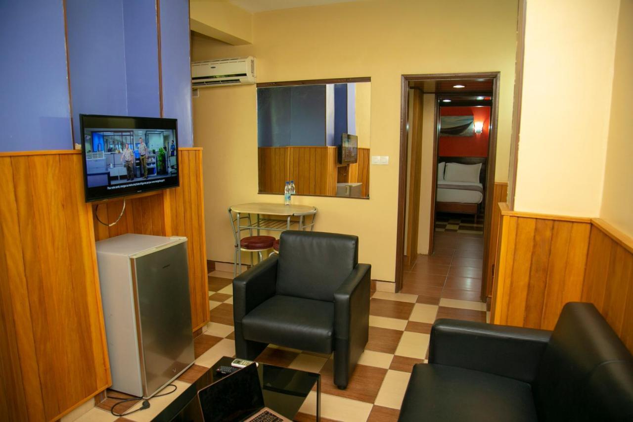Yaahot Hotell Yaoundé Eksteriør bilde