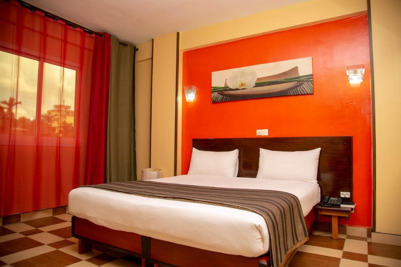 Yaahot Hotell Yaoundé Eksteriør bilde