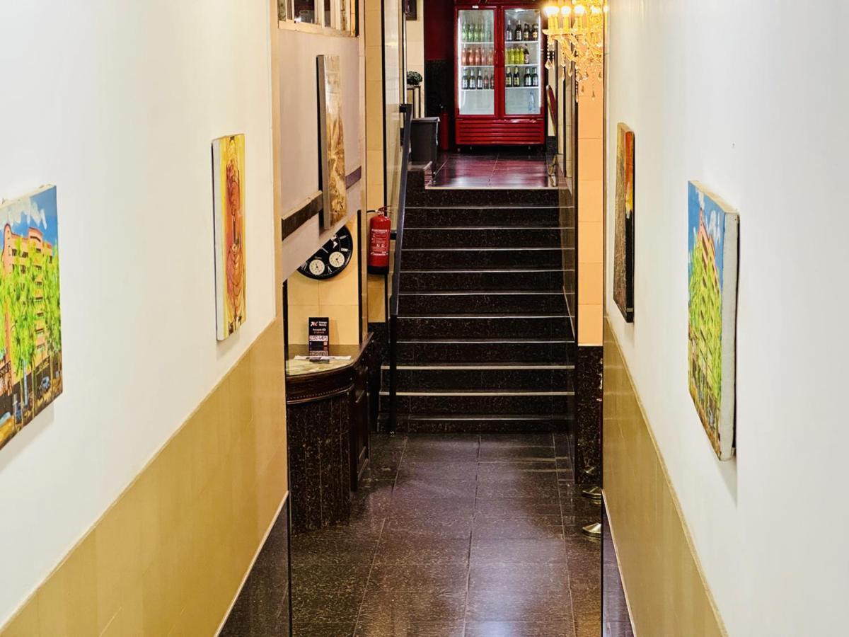 Yaahot Hotell Yaoundé Eksteriør bilde