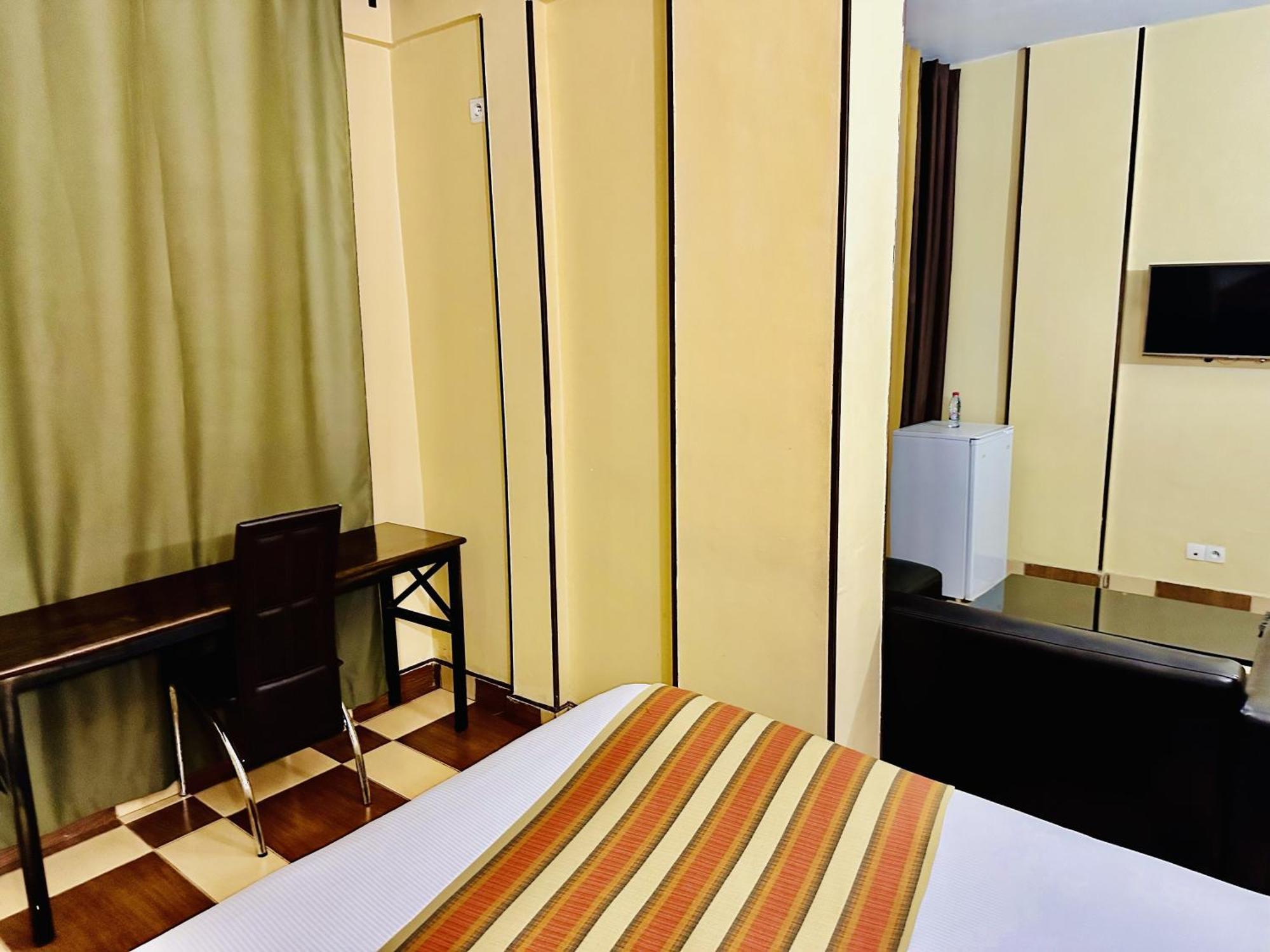 Yaahot Hotell Yaoundé Eksteriør bilde