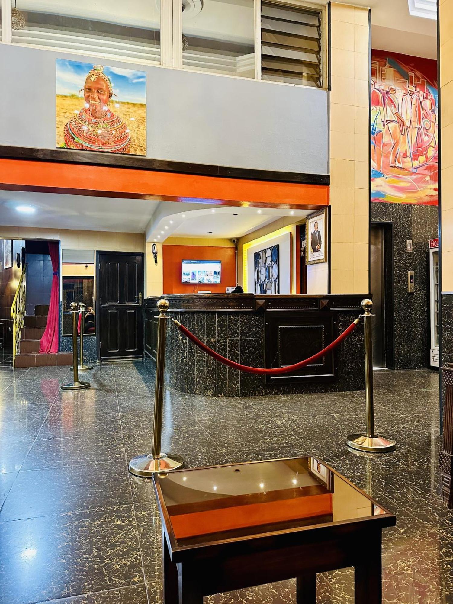 Yaahot Hotell Yaoundé Eksteriør bilde