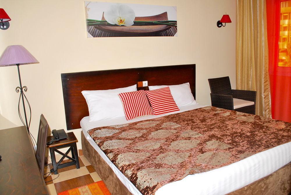 Yaahot Hotell Yaoundé Eksteriør bilde