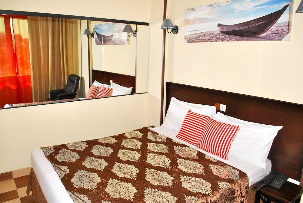 Yaahot Hotell Yaoundé Eksteriør bilde